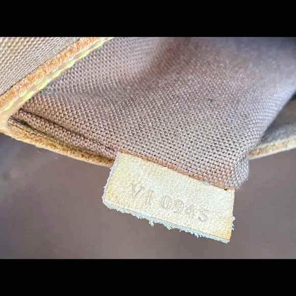 Louis Vuitton Alma PM - Picture 8 of 11